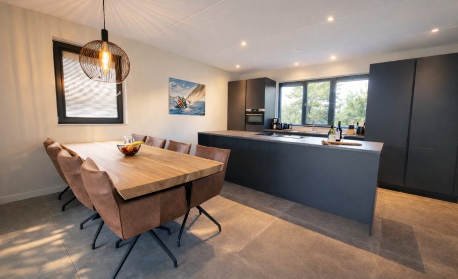 Lutz watervilla friesland aan het water